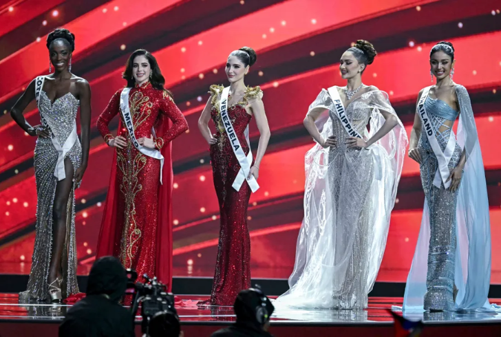 Miss Universe contestants on global stage