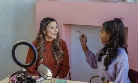 how to remove eyelash glue