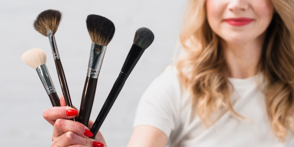 How to Clean Makeup Brushes and Sponges Effectively