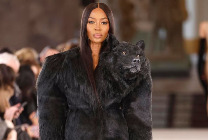 Naomi Campbell in Schiaparelli couture