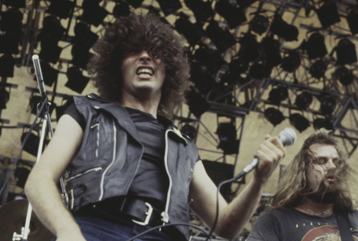 Young Paul Day on stage